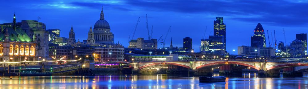 London - canary wharf at night